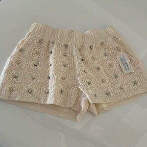 CREAM COLOR SHORTS WITH POCKETS